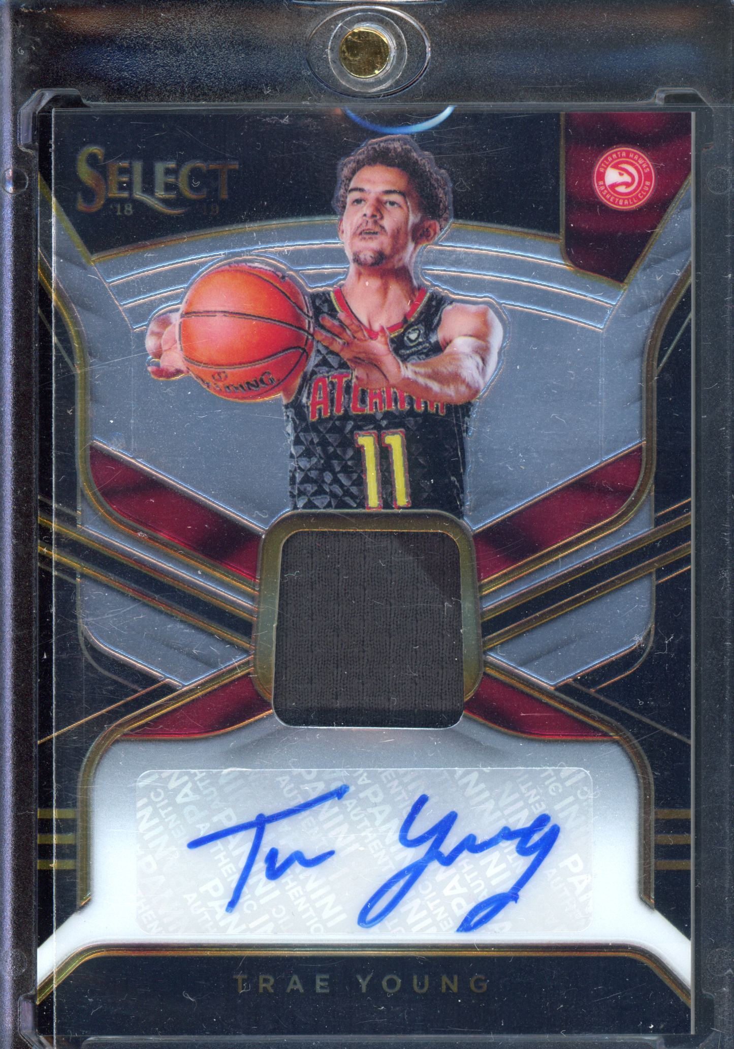 Trae Young Autogrammkarte & Getragenes Trikotstück - Limitiert auf 199 I 2018-19 Panini Select Rookie RPA