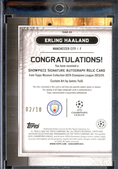 Erling Haaland Autogramm Showpiece Signature mit getragenem Trikotstück - Limitier auf 10 I 2023-24 Topps Museum Collection UEFA